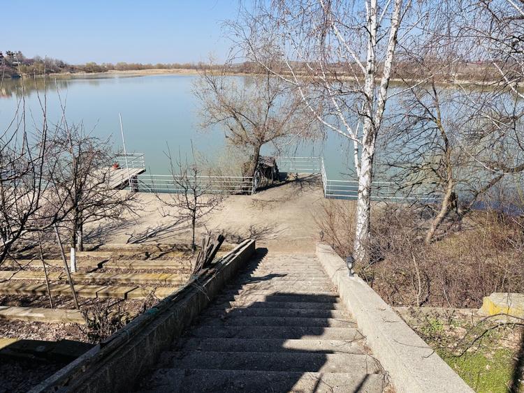 Domeniu splendid 2500 mp teren pe malul lacului Morii, vila 300 mp, Rosu-Chiajna