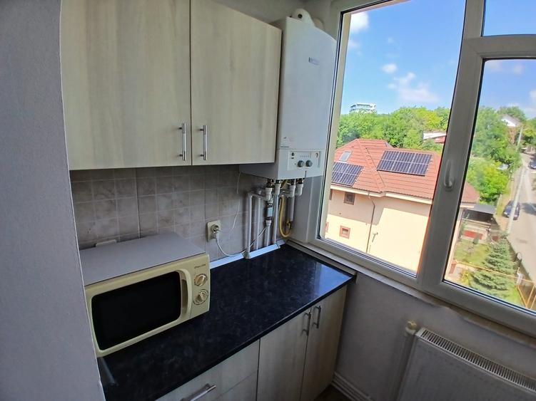 Apartament 1 camera de inchiriat zona Podu de Fier