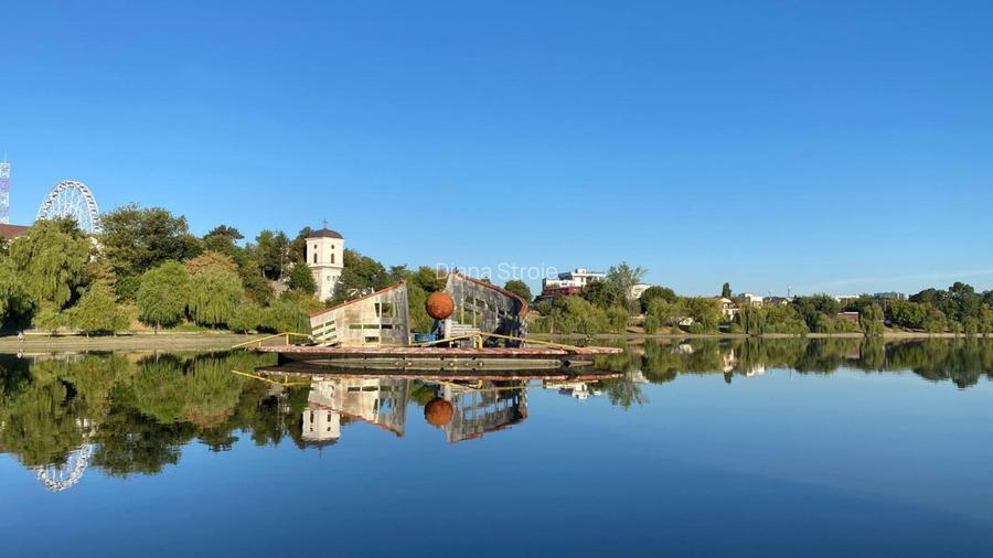 Teren de vanzare in parc Plumbuita vis a vis de Palatul Ghica