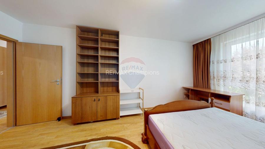 Apartament cu suprafata generoasa de închiriat - 10