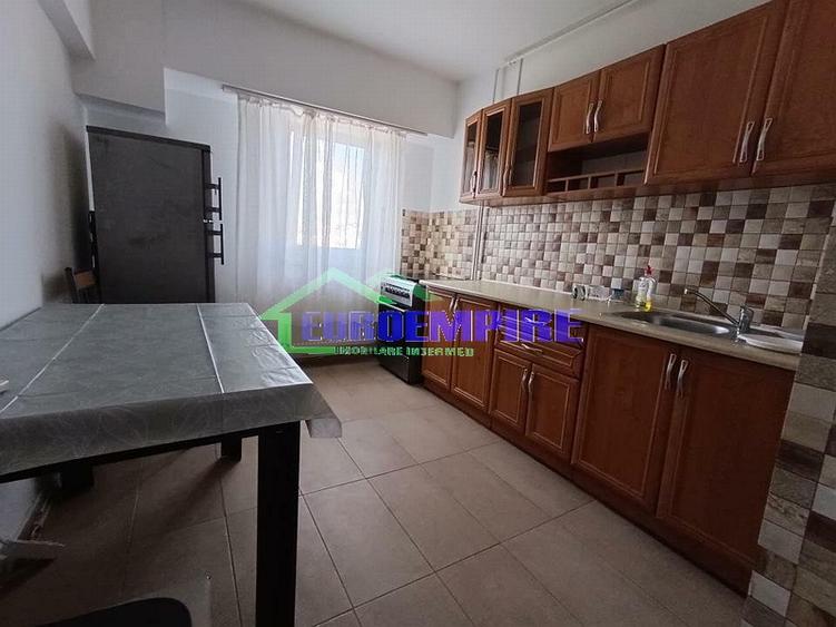Apartament 2 camere de inchiriat zona Trocadero, CENTRALA GAZ