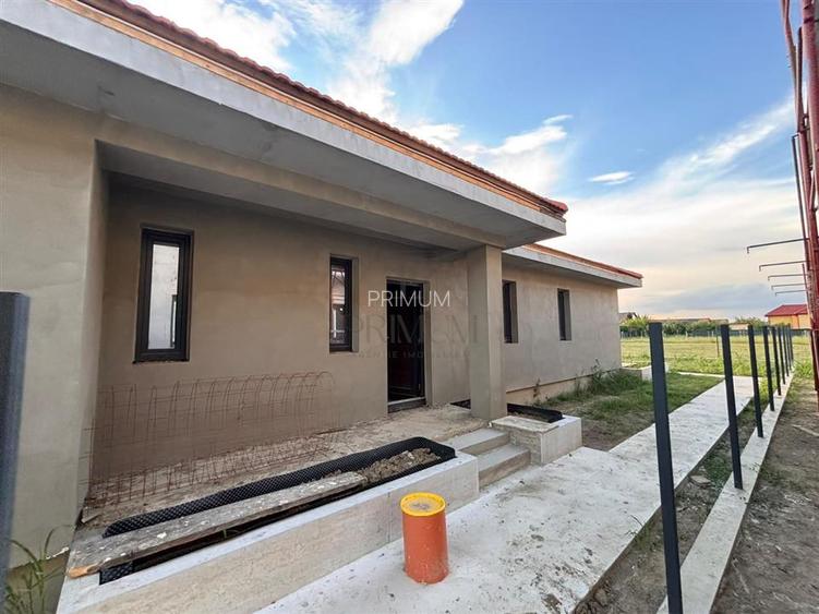 Moșnița Nouă, Duplex pe parter, La asfalt , 92 mp utili, Teren 33 - 3