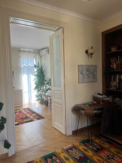 Apartament interbelic 128 mp | 50 m de Cișmigiu | renovat integral | parcare