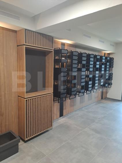 Apartament nou, impecabil, structura mare Tractorul