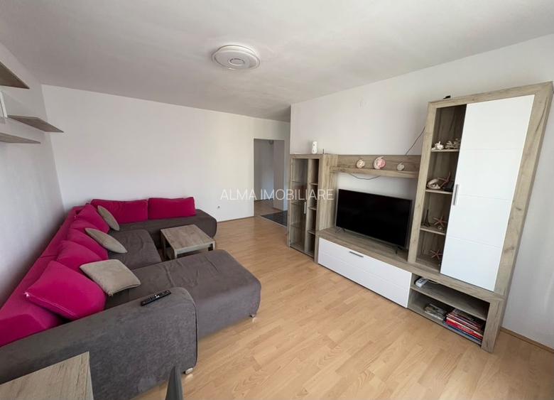 Apartament renovat 4 camere, 2 balcoane, cartier Plopilor!