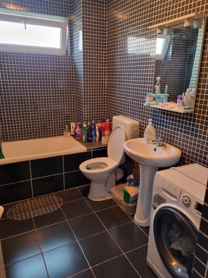 Apartament 3 camere decomandat, 68 mp ,zona 1 Mai ,Ciuperca.