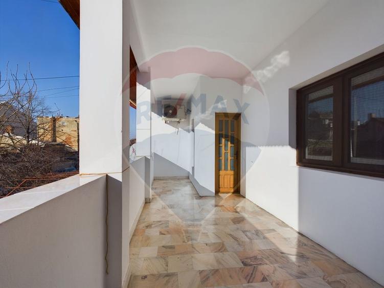 Casa cu 5 camere de inchiriat 210 mp | Eroii Revolutiei