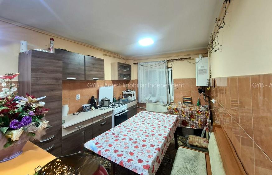 Apartament spatios cu 4 camere, 2 balcoane – Marghita, zona Penny - 2