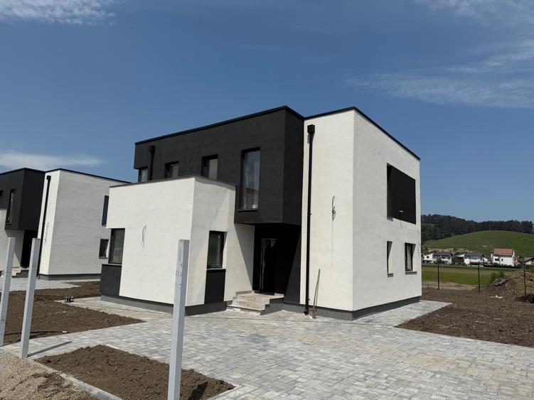 Casa moderna 5 camere intabulata in ansamblu rezidential