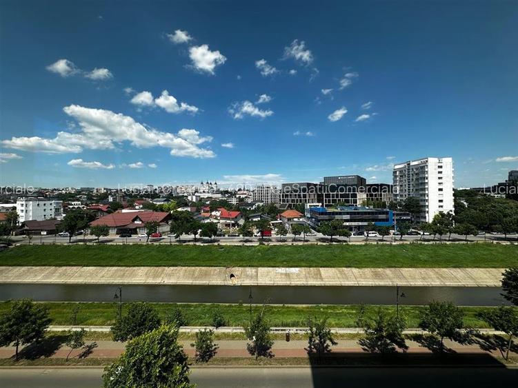 Spatii birouri semicentru, Podul de Piatra, Noc, de la 40mp la 1000mp - 18