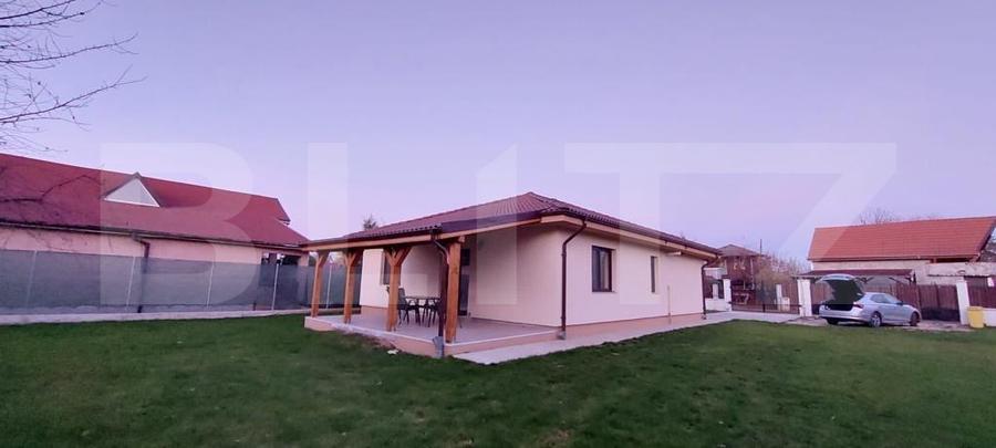 Casă complet mobilată și utilată, 3 dormitoare, 111 mp, zona Bercu Rosu