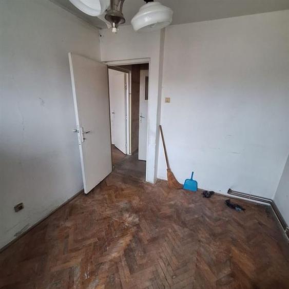 Vand apartament 2 camere