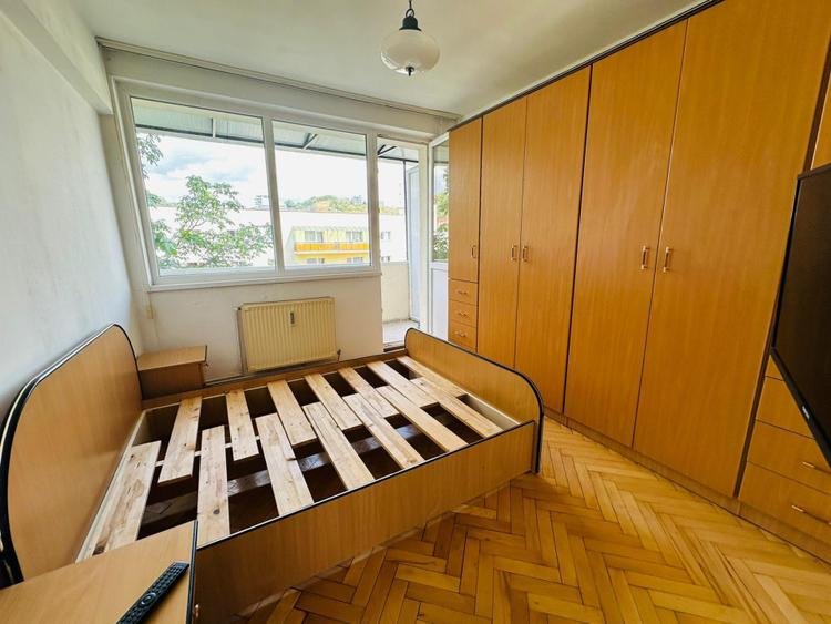 Apartament de vanzare semidecomandat ,3 camere 60 mp , zona Grigorescu