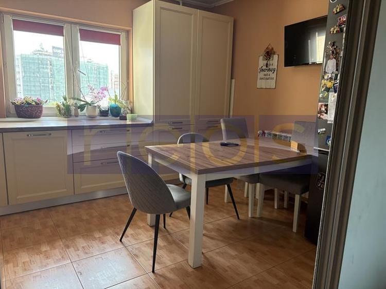 VANZARE 4 CAMERE DECOMANDAT PARCARE CALEA VITAN