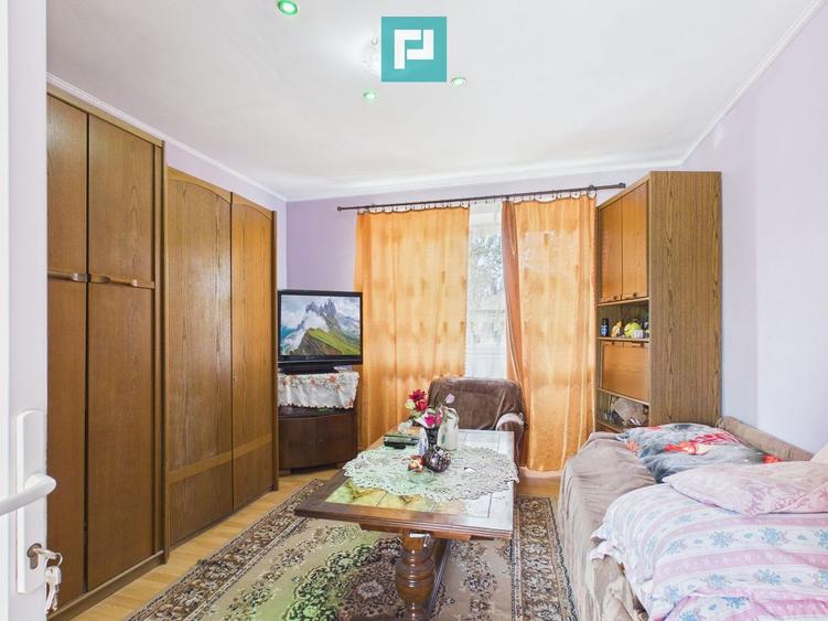 Casă cu 3 camere și 1047 mp în Peregu Mic