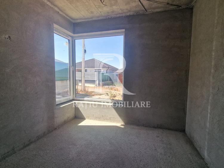 Casa cu 5 camere | Semifinisata | Vedere Panoramica | Paleu | Bihor