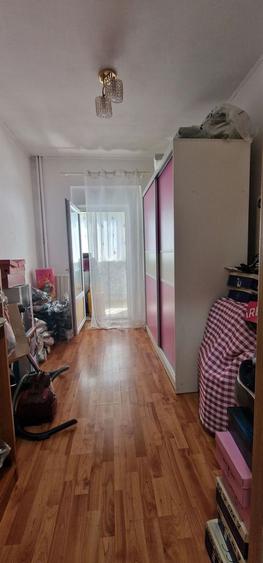 Doua camere transformat in 3 camere.
