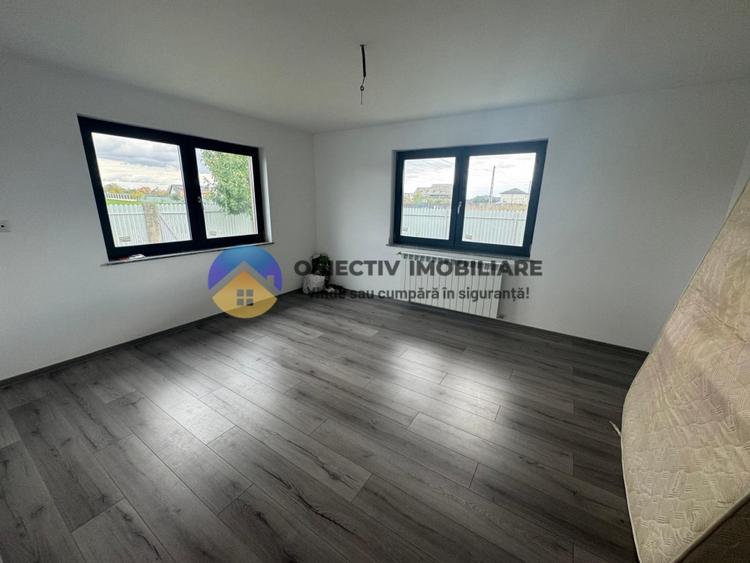 Casa+ teren de vanzare Dumbrava Rosie