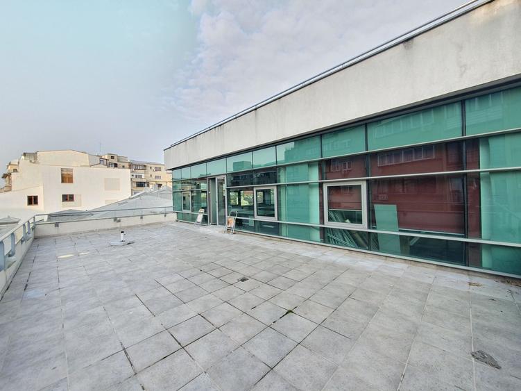 Vanzare cladire de birouri in zona Romana