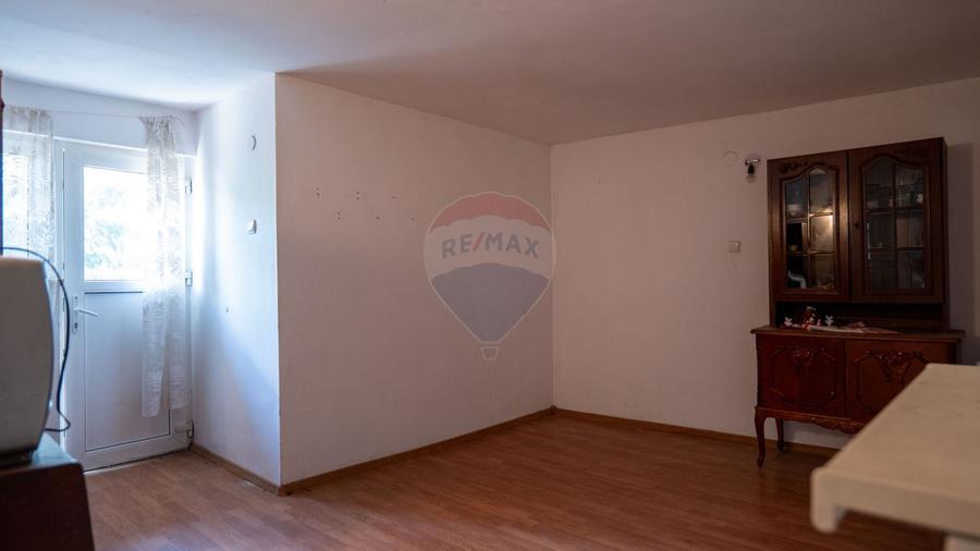 Andronache -vanzare casă si teren intravilan cu suprafata de 241 mp