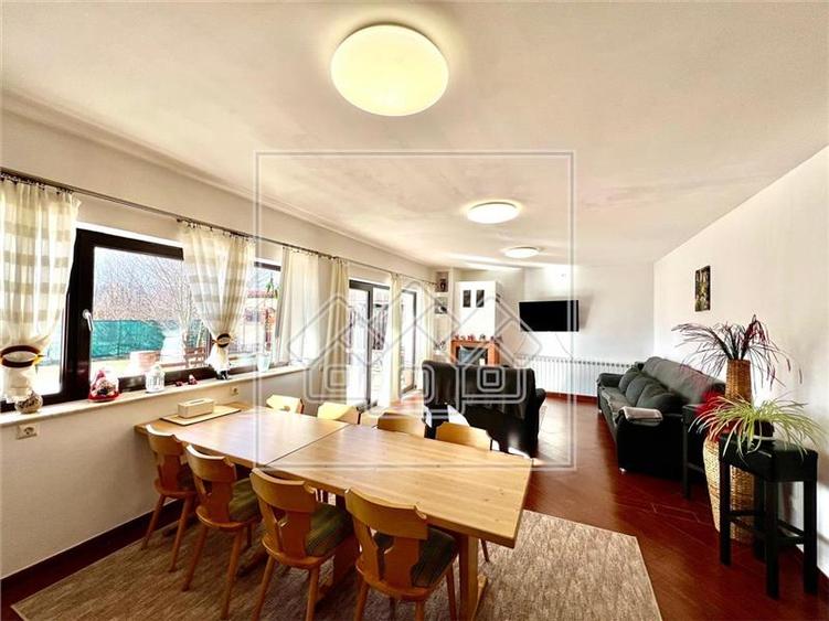 Casa de vanzare in Cisnadioara - 450 mp utili, garaj, teren 900 mp