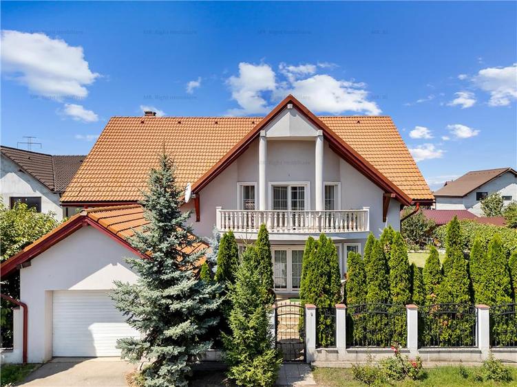 Vila / Casa superba cu 5 camere zona | 1032 mp teren |  Sanpetru Brasov