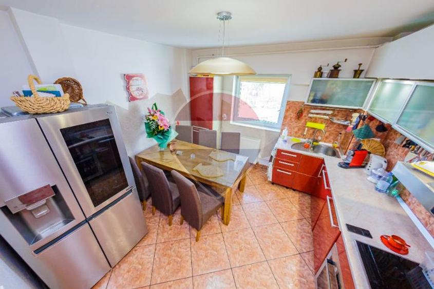 APARTAMENT - de VANZARE