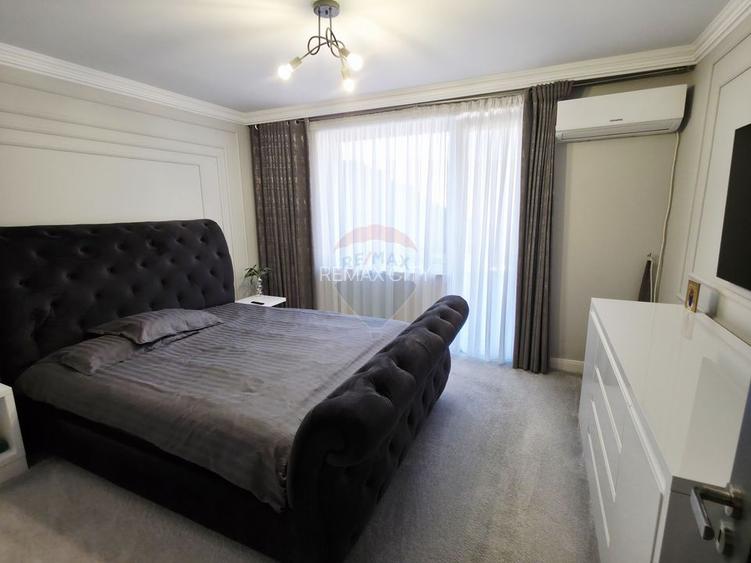 Apartament cu 5 camere de vânzare în zona Precista - 2