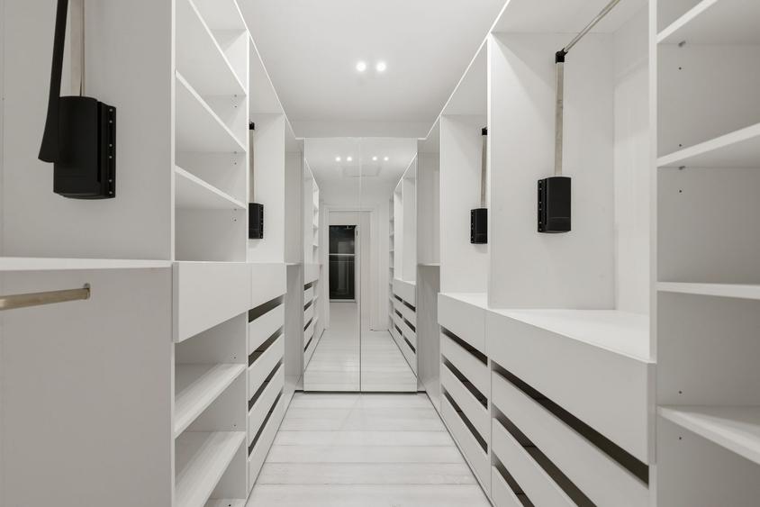 Penthouse Cartierul Francez: Armonie de Spațiu, Lumină și Liniște