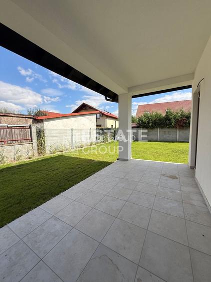 Duplex Mosnita Noua-finisat, curte amenajata