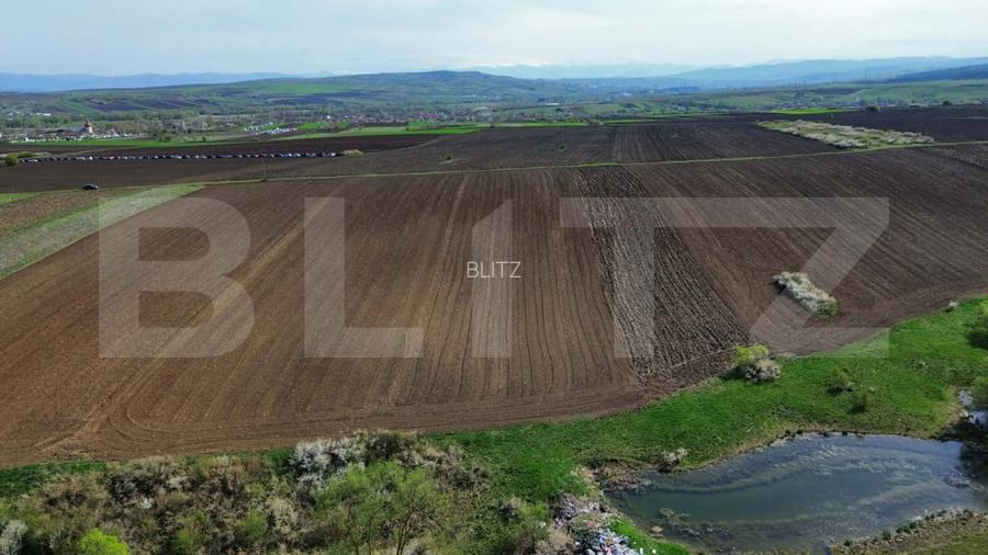 Teren extravilan de vanzare, 2.700 mp - zona Cristur - 2
