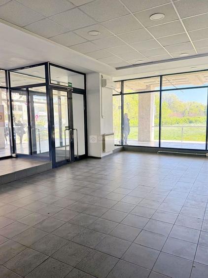 PRET EXCEPTIONAL! Ultracentral, spatiu comercial 168mp, vitrina ampla