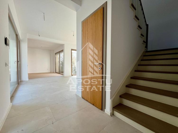 Casa Eco cu 4 camere, 3 bai, in Dumbravita