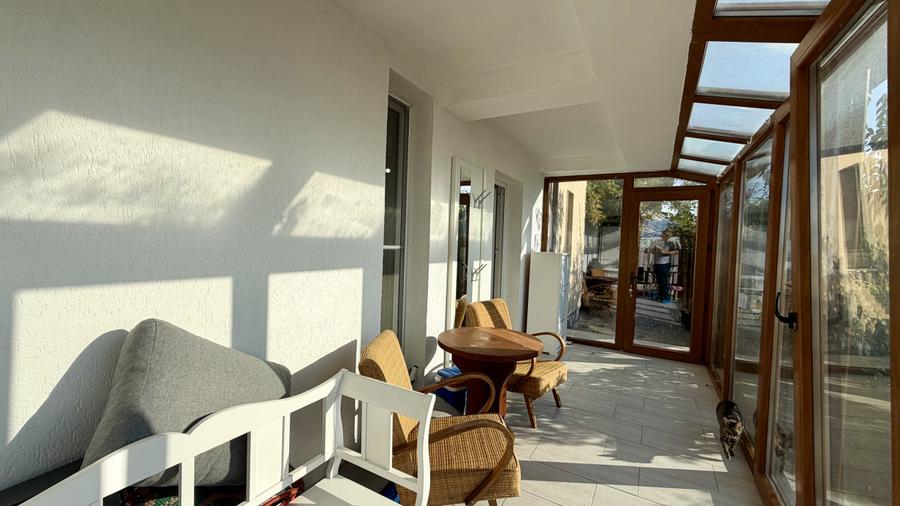 Casa de vânzare în Tunari – 3 dormitoare, curte proprie și 2 locuri de parcare