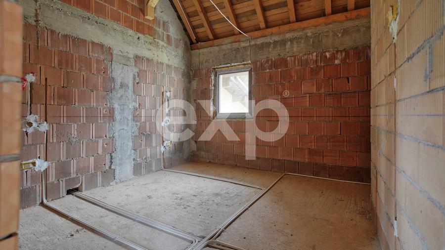 Vilă D+P+M cu teren de 1.000 mp în Predeal – 505 mp