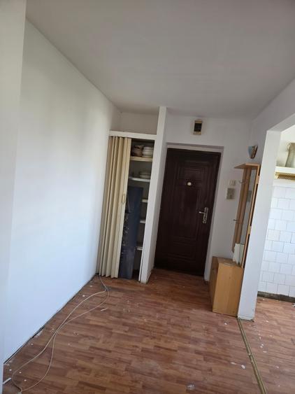 Vand apartament 2 camere Kogalniceanu