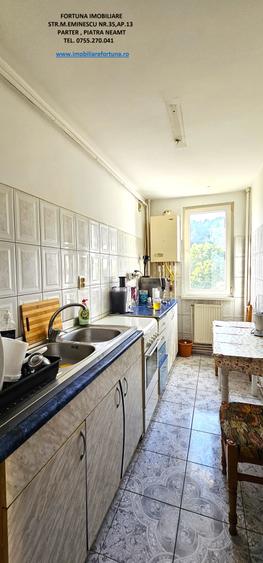 Apartament 3 camere- zona Centrala, etaj 3, lift, boxa