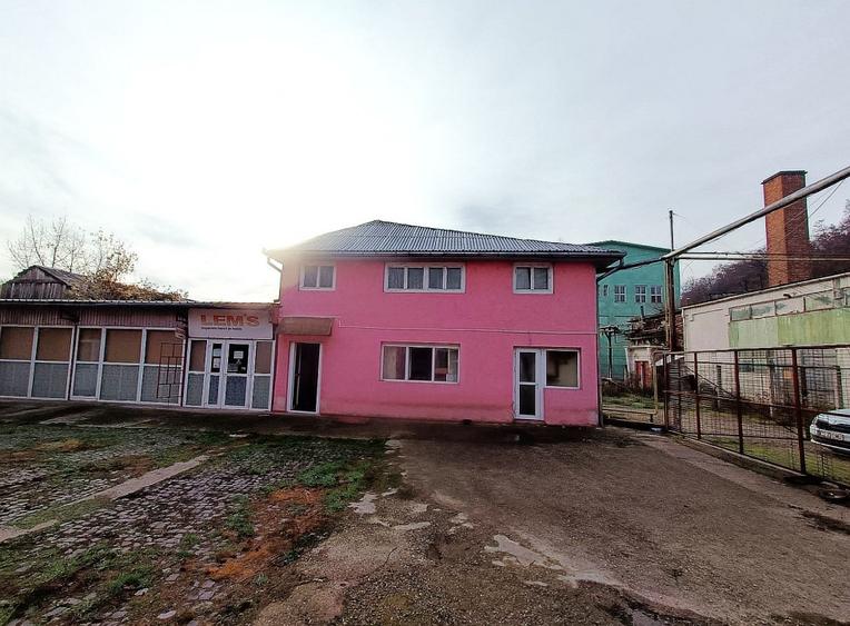 Spatiu comercial si depozite, teren 1673 mp, la iesire din Dej spre Cluj