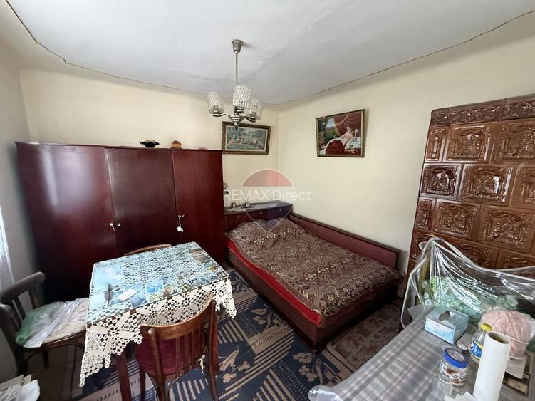 Casă de vânzare cu 6 camere in Câmpulung - zona Sud