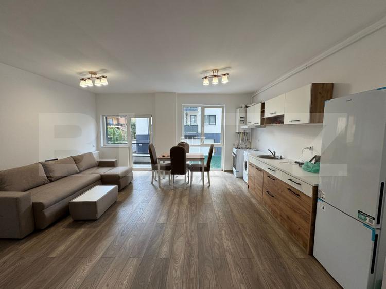 Apartament 3 camere, 2 bai, parcare, zona Teilor