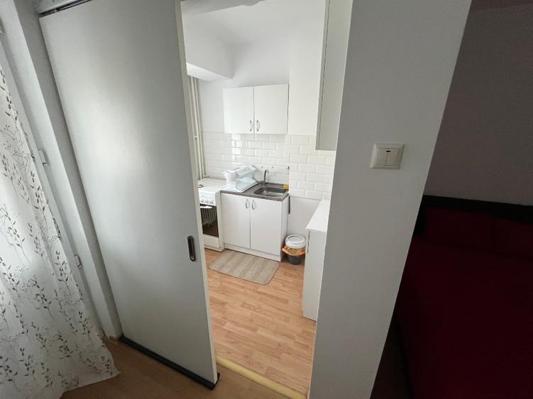 Garsonieră 27 mp mobilată, la cheie – Zona Gării, Etaj 6, baie nouă, direct de l