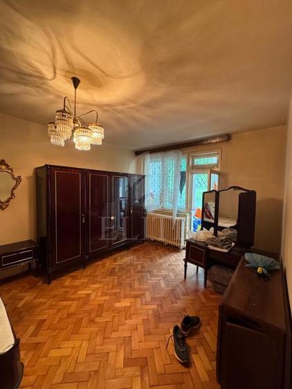 Apartament 2 camere în zona STRAZII MESES
