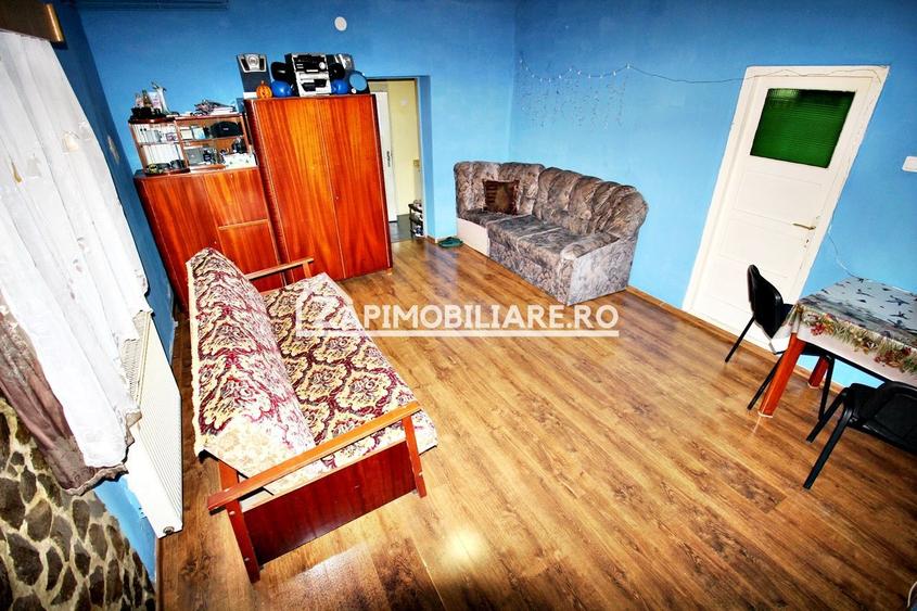 Casa+spatiu comercial,5 camere,2 bai.847mp teren,0%comision