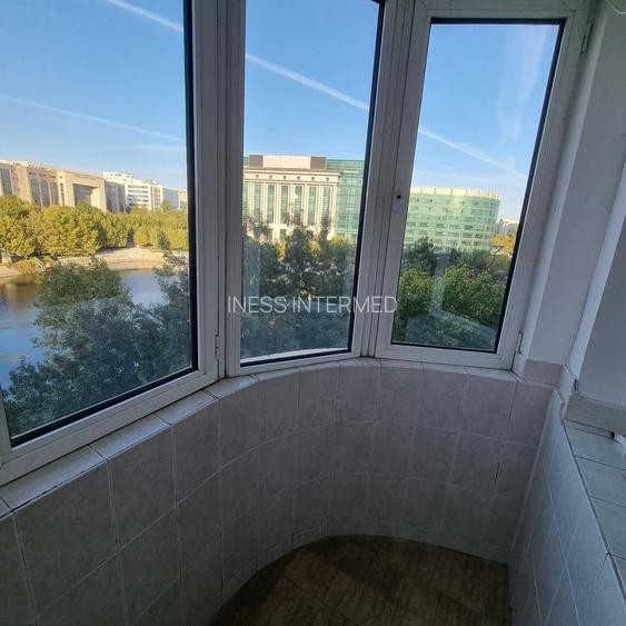 UNIRII, 2 CAMERE DECOMANDATE, 3 BALCOANE, 70MP, PRIVELISTE DEOSEBITA