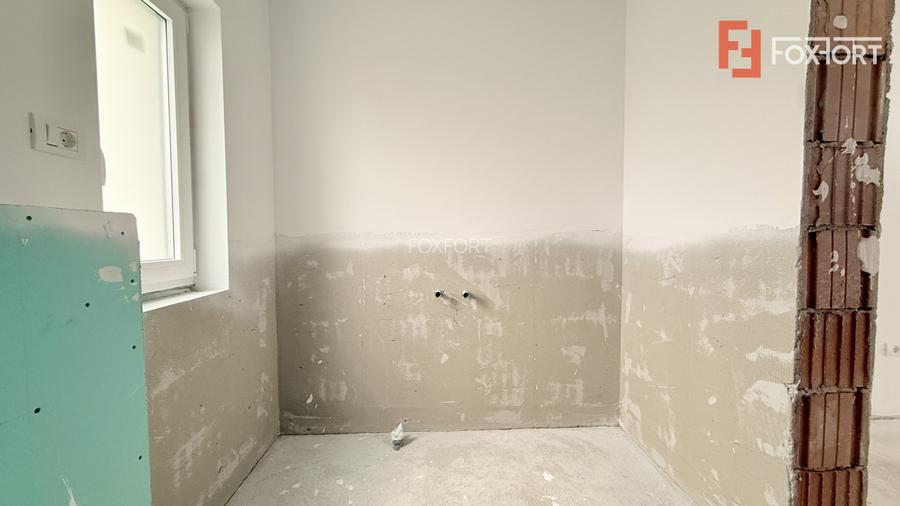 Duplex despartit, de vanzare 4 camere - curent trifazic - Mosnita Veche - 17