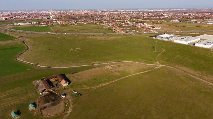Teren de 107,000mp în zona industrială Zădareni