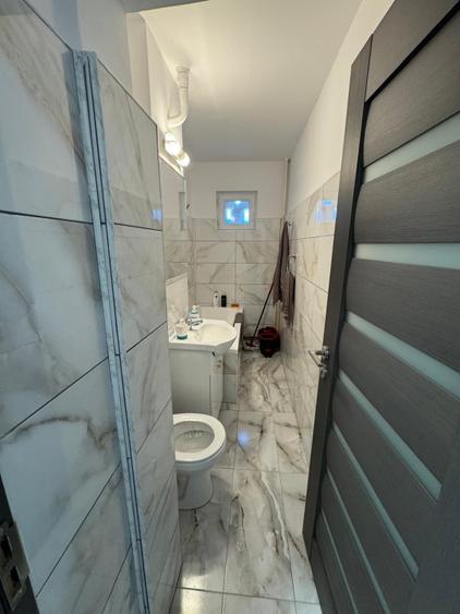 Apartament 2 camere, 39 mp, zona Craiovita Noua-Racheta