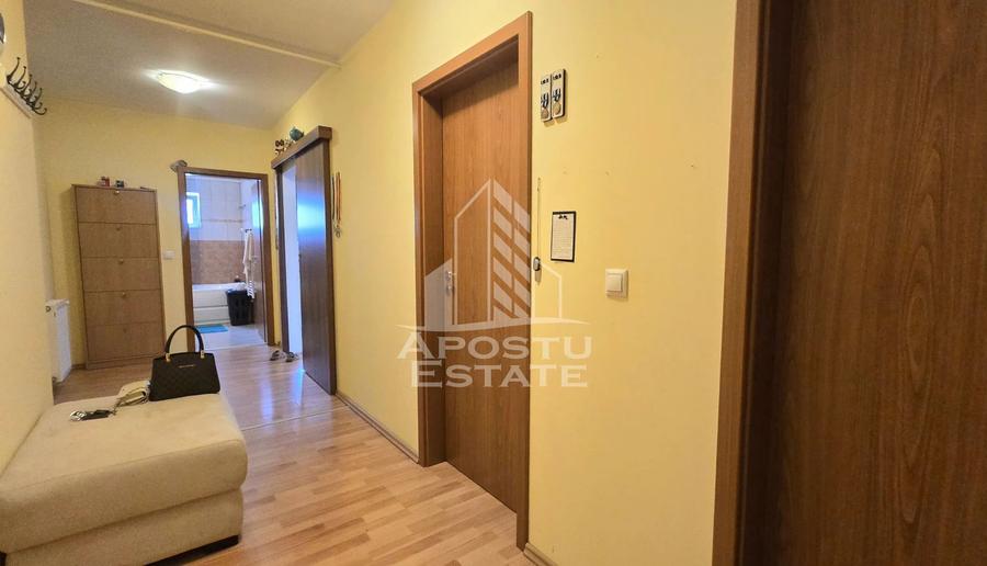 Apartament de inchiriat cu 3 camere, centrala proprie,Aradului