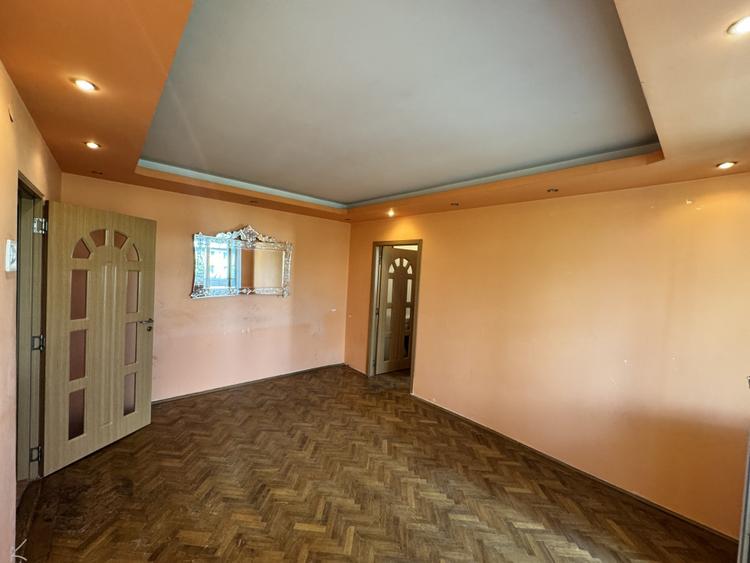 Apartament 3 camere, decomandat, 57 mp, zona Nicolae Titulescu