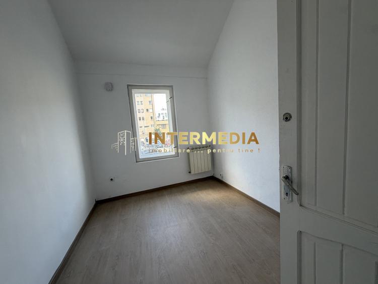 Camera Birou de Inchiriat cu acces si Parcari CENTRU UltraCentral Alba Iulia